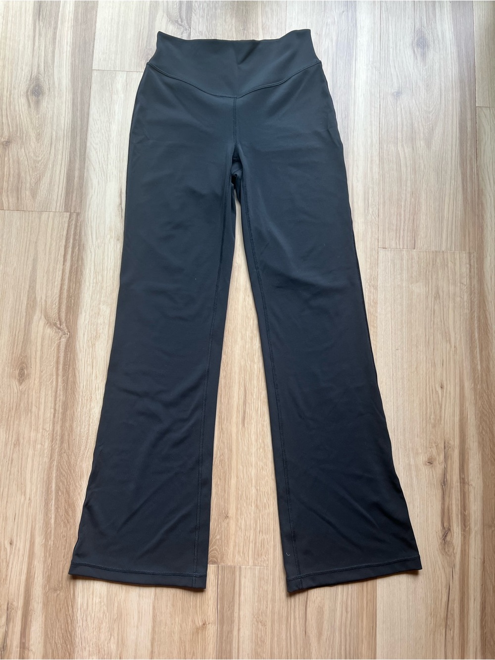 lululemon athletica Wunder under smooth cover boot cut leggings.